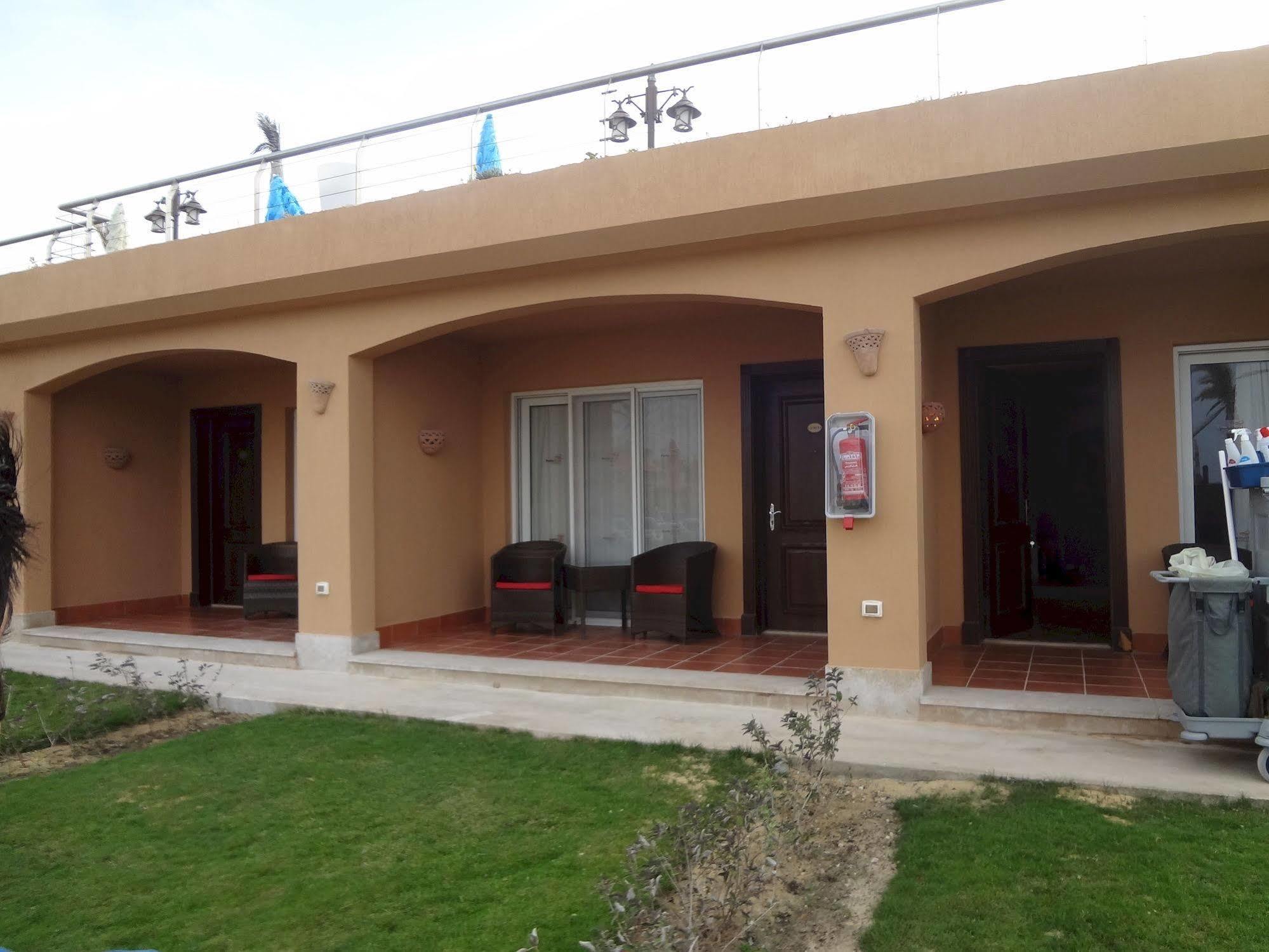 Porto Matrouh Beach Resort Мерса-Матрух Екстер'єр фото